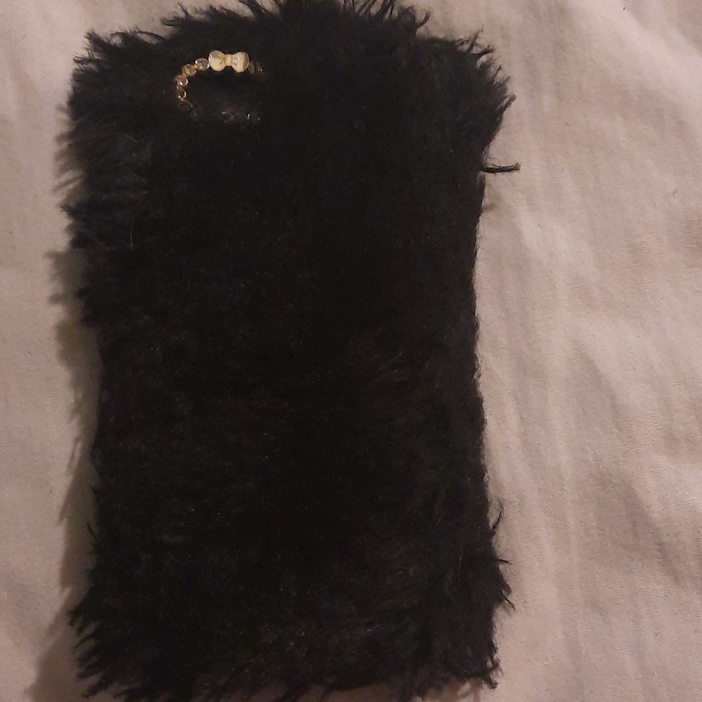 Fuzzy Iphone 6s phone case
